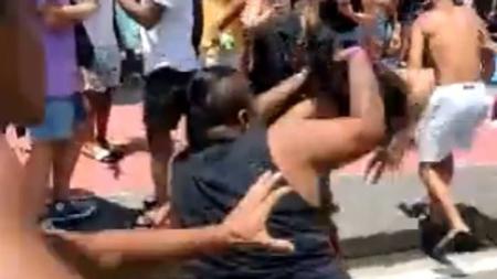 Fãs trocaram tapas e puxões de cabelo após discussão na fila da bilheteria