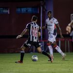 Sem espaço no Vitória, joia da base vive impasse e pode deixar o clube de graça