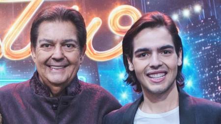 Faustão e o filho, João Silva, no seu extinto programa na Band