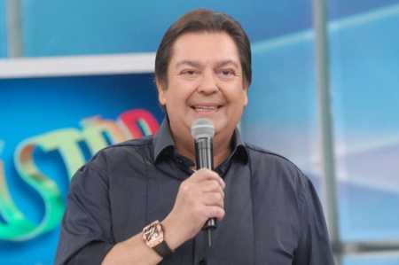 Fausto Silva está internado há três meses