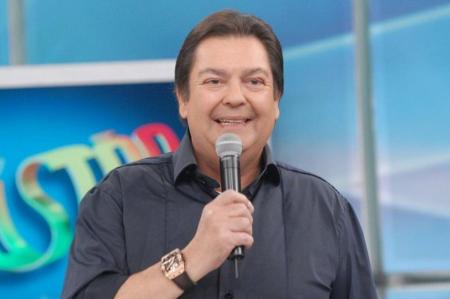 Fausto Silva está internado há três meses