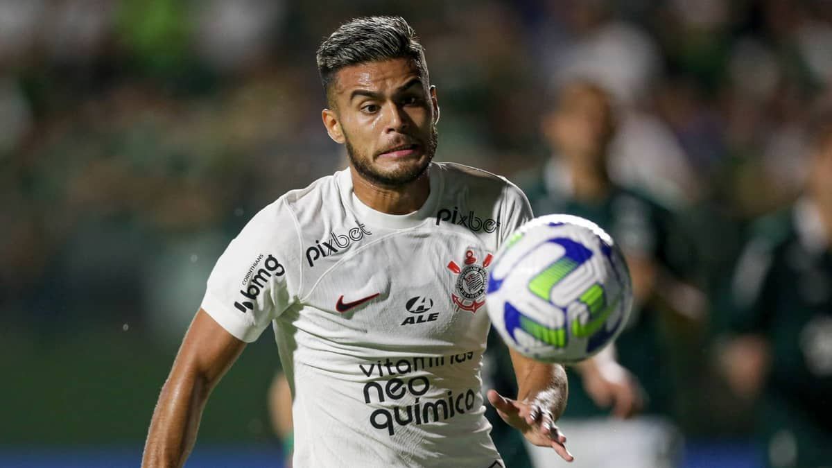 Saiba o motivo da substituição de Fausto ainda no primeiro tempo em derrota do Corinthians