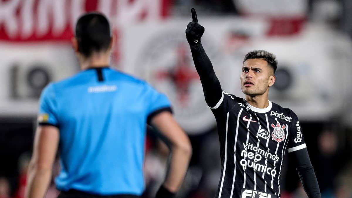 Fausto elogia Cássio e vê Corinthians com sorte na Sul-Americana