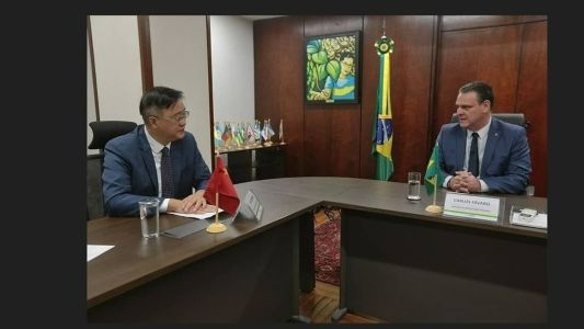 Fávaro recebeu o embaixador da China no Brasil, Zhu Qingqiao, para prestar esclarecimentos sobre o trabalho que está sendo desenvolvido