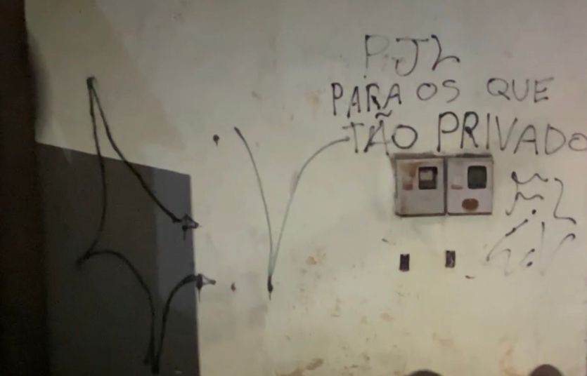 Mãe tenta proteger filho, é baleada no abdômen e fica em estado grave