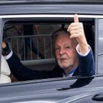 Paul McCartney chega a Arena MRV, em BH, e faz passagem de som acompanhado por estudantes