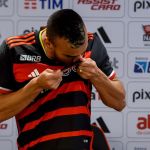 Fabrício Bruno celebra renovação com o Flamengo e sonha com a Seleção Brasileira