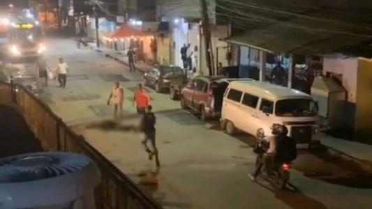 As mortes começaram em Camaragibe, quando dois policiais que tinham ido atender a uma ocorrência foram assassinados
