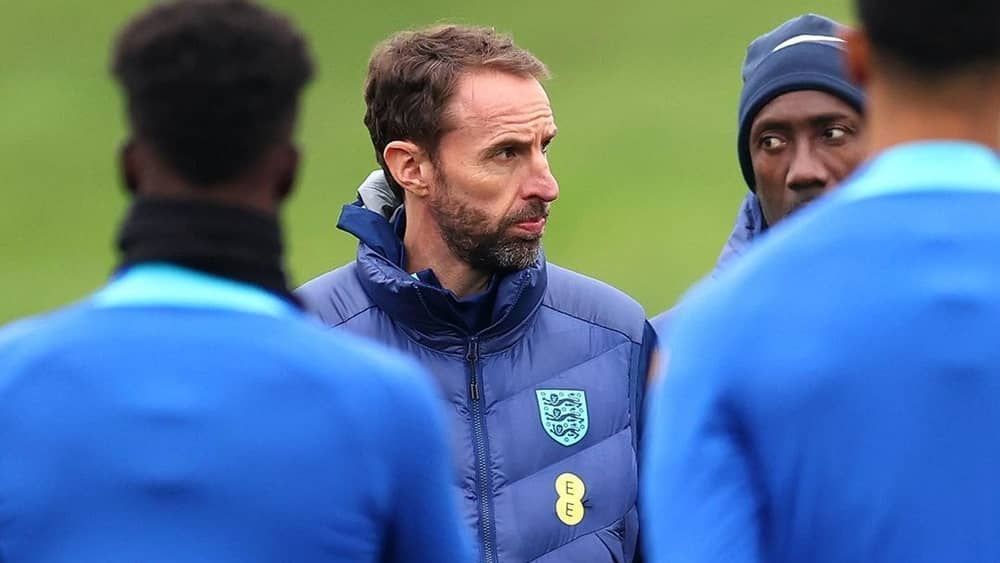 Ex-empresário de Pelé dá prejuízo de R$ 154 milhões ao técnico da Inglaterra