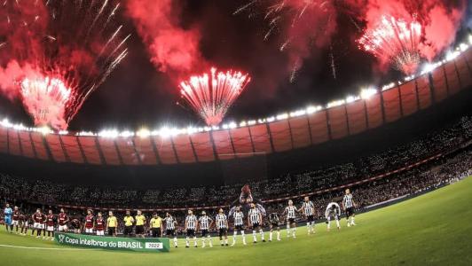 Torcida do Atlético prepara novo mosaico de LED no Mineirão