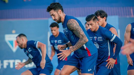 Jogadores do Fortaleza durante treino