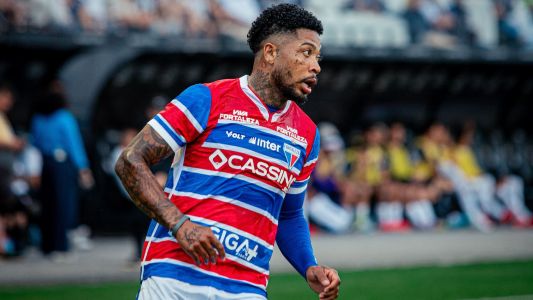 Atacante Marinho em campo pelo Fortaleza, no Campeonato Brasileiro