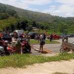 Grande BH: moradores denunciam falta d'água há cinco dias e fecham rodovia em protesto