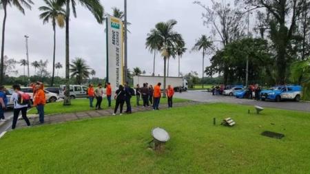 Federação Única dos Petroleiros avalia greve