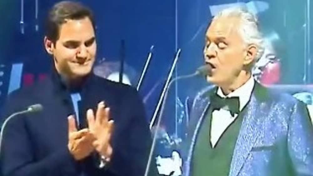 Federer se emociona e vai às lágrimas com homenagem de Andrea Bocelli