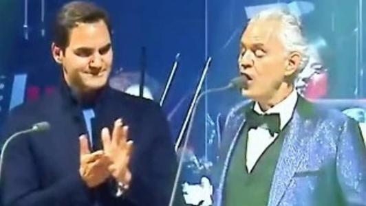 Federer se emocionou com homenagem de Andrea Bocelli