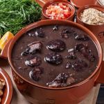 Feijão-preto encarece a feijoada brasileira 