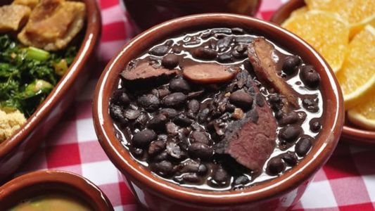 Feijoada beneficente acontece no próximo domingo (30)