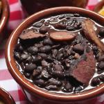 Justiça manda prender condenado por furtar pacotes de bacon e feijoada em BH