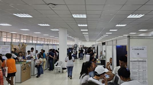 Foto mostra feira de Ciência, Tecnologia, Educação e Cultura (FECITEC)