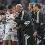 Gol anulado do Atlético tira Felipão do sério: 'Não existe futebol; virou bola ao cesto'