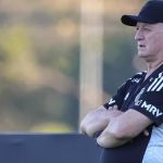 Atlético enfrenta Grêmio e tenta encerrar jejum no Brasileirão