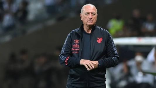 Felipão assume o comando do Atlético aos 74 anos
