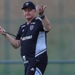 Atlético confirma lesões musculares de dois titulares: 'Sem prazo para retorno'