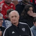 Como Felipão, do Atlético, reagiu às vaias da torcida do Athletico-PR