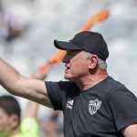 Felipão celebra chance de voltar a restaurante após vitória do Atlético: 'Vou até tomar cervejinha'
