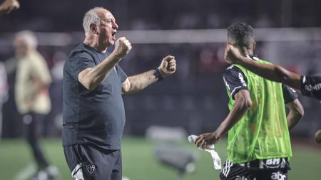 Felipão conquistou sua primeira vitória pelo Atlético neste domingo (6)