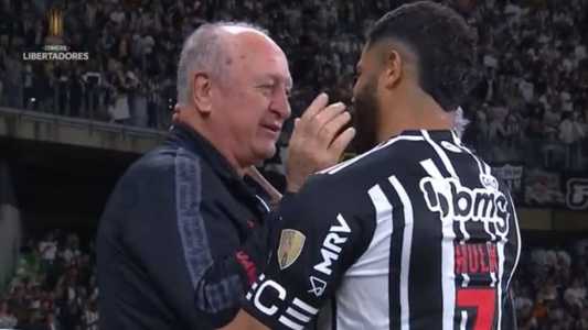Felipão conversa com Hulk em duelo entre Atlético x Athletico-PR, no Mineirão