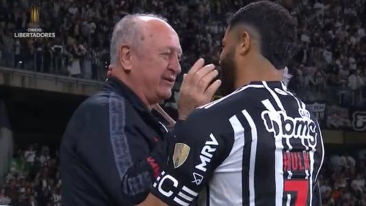 Felipão conversa com Hulk em duelo entre Atlético x Athletico-PR, no Mineirão