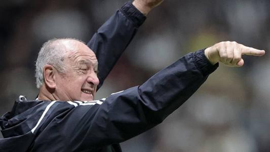 Felipão destacou inteligência de Paulinho, do Atlético