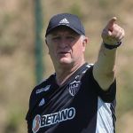 São Paulo x Atlético: Felipão consegue efeito suspensivo e fica no banco