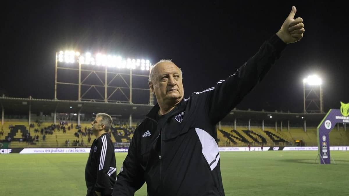Atlético: Felipão admite 'frio na barriga' e grande alegria em noite de estreia