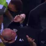 Felipão é derrubado em comemoração de gol do Atlético contra o Flamengo; assista