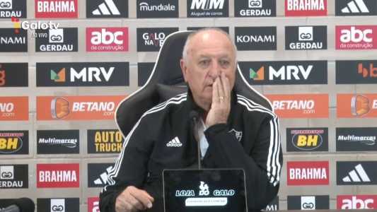 Felipão foi surpreendido pelo sistema de som da Arena MRV