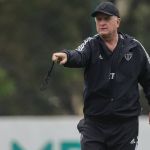 Atlético: Felipão estuda mudanças na escalação para estreia na Arena MRV