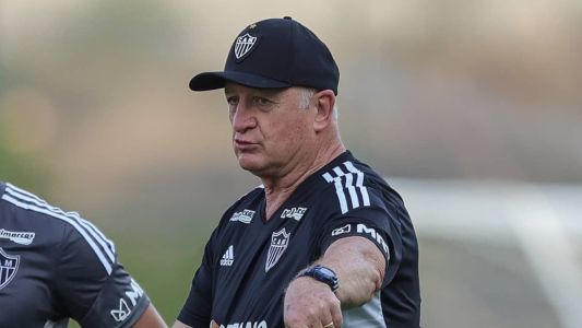 Felipão, técnico do Atlético, durante treino na Cidade do Galo