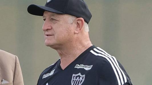 Felipão, técnico do Atlético, durante treino na Cidade do Galo