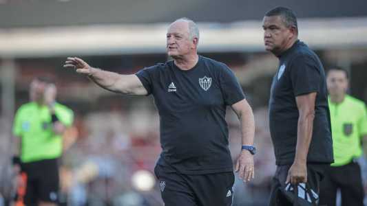 Felipão tem 10 partidas pelo Atlético; agora ele soma uma vitória, 4 empates e 5 derrotas