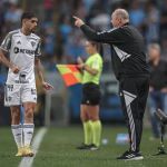 Felipão vê evolução no Atlético e retruca Coudet: 'Estou satisfeito com o grupo'