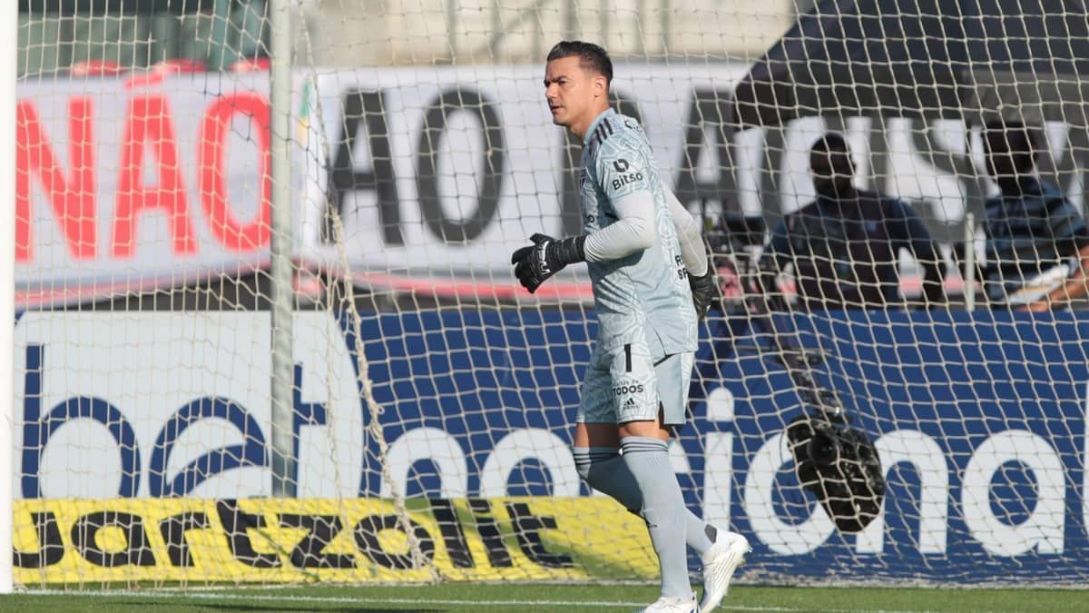 Dorival revela que goleiro não joga mais pelo São Paulo