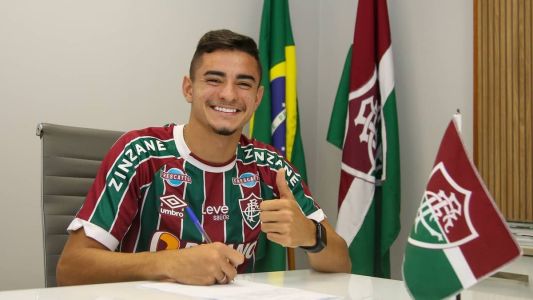 Felipe Andrade renovou com o Fluminense até dezembro de 2025