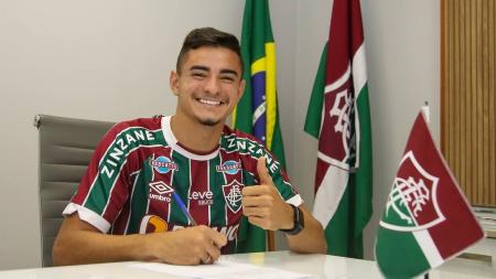 Felipe Andrade renovou com o Fluminense até dezembro de 2025