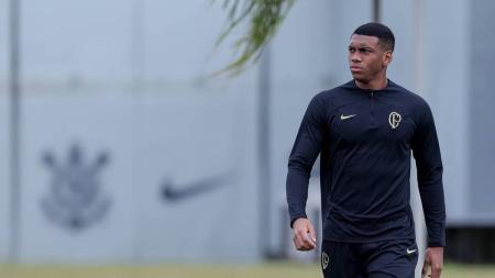 Felipe Augusto pode ser negociado pelo Corinthians
