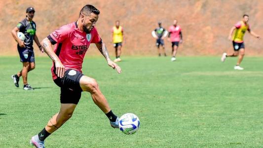 Felipe Azevedo deve seguir entre os titulares do América