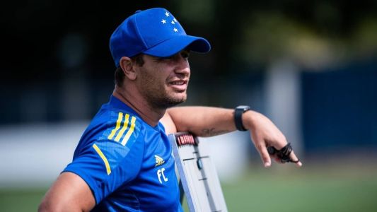 Felipe Conceição em Treino do Cruzeiro na Toca da Raposa 2
