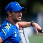 Técnico revela ter sido erro assumir Cruzeiro em 2021: 'Contexto muito pesado'